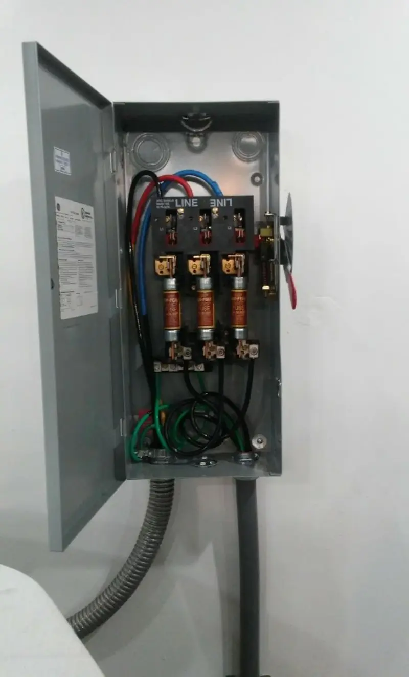 Three-phase disconnect switch installed for Smoke Detector Installation in Pleasant Garden